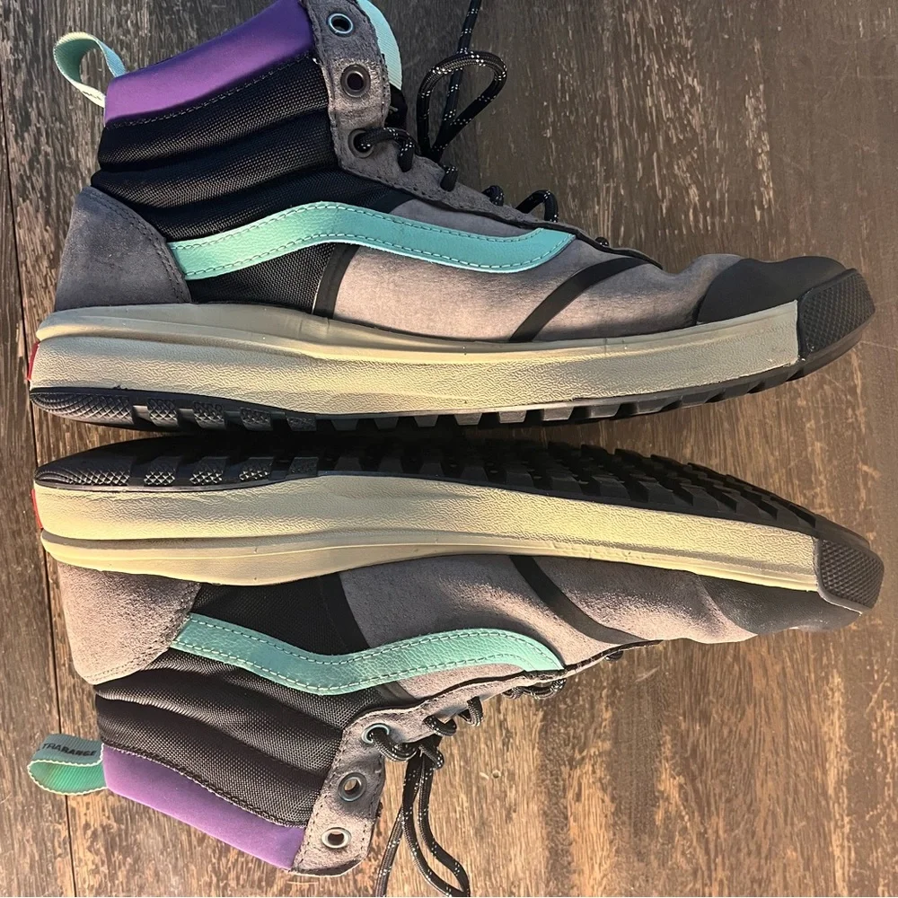 Vans ultra range hi ski sneakers Gray and Teal size men’s 11.5